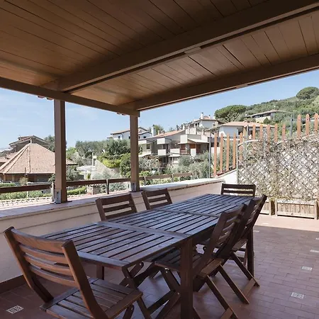 Apartment Con Terrazza Vista Mare *